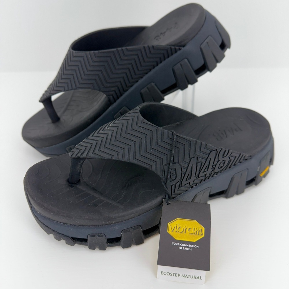 P448 Women's Black Vibram Sole Thong Flip Flop Sandals Platform New With Tags